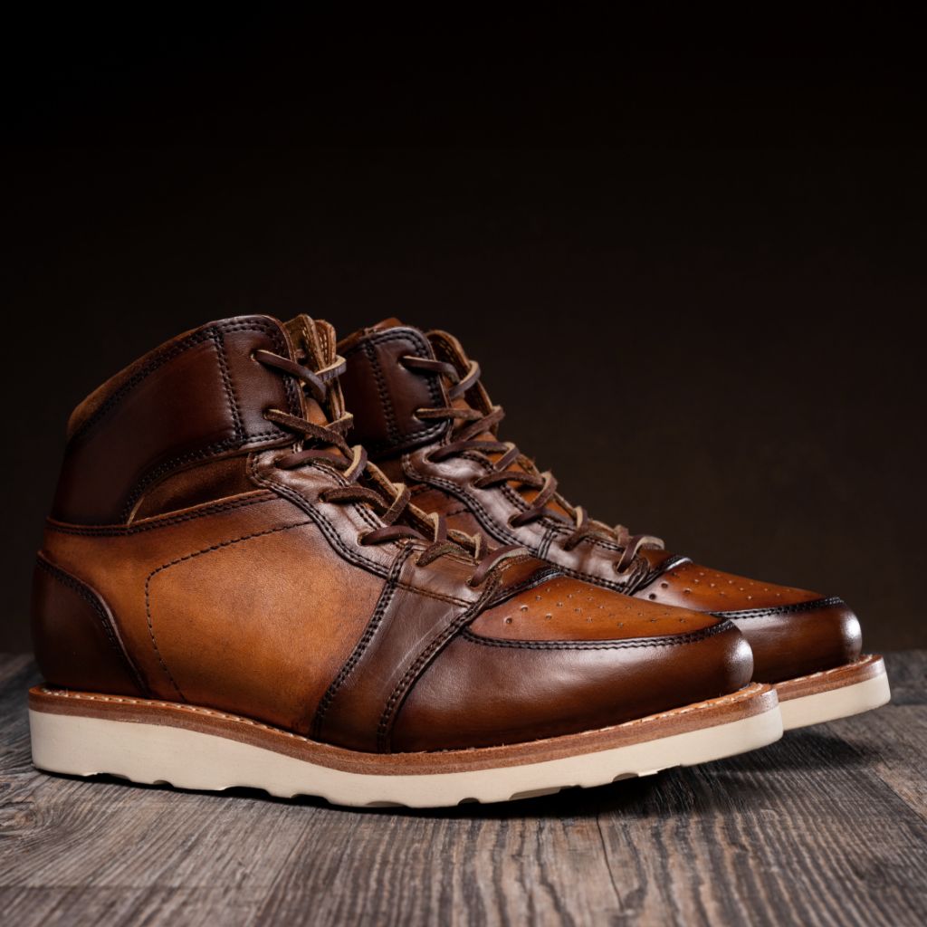 1024x1024-Mens-ShowtimeBoot-5Tanneries-092524-MoodyLightbox-3.4 Showtime | 5 Tanneries - Image 1